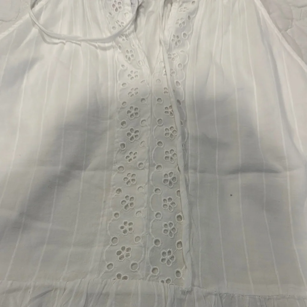 LOFT Women's White Sleeveless Top - Picture 5 of 8